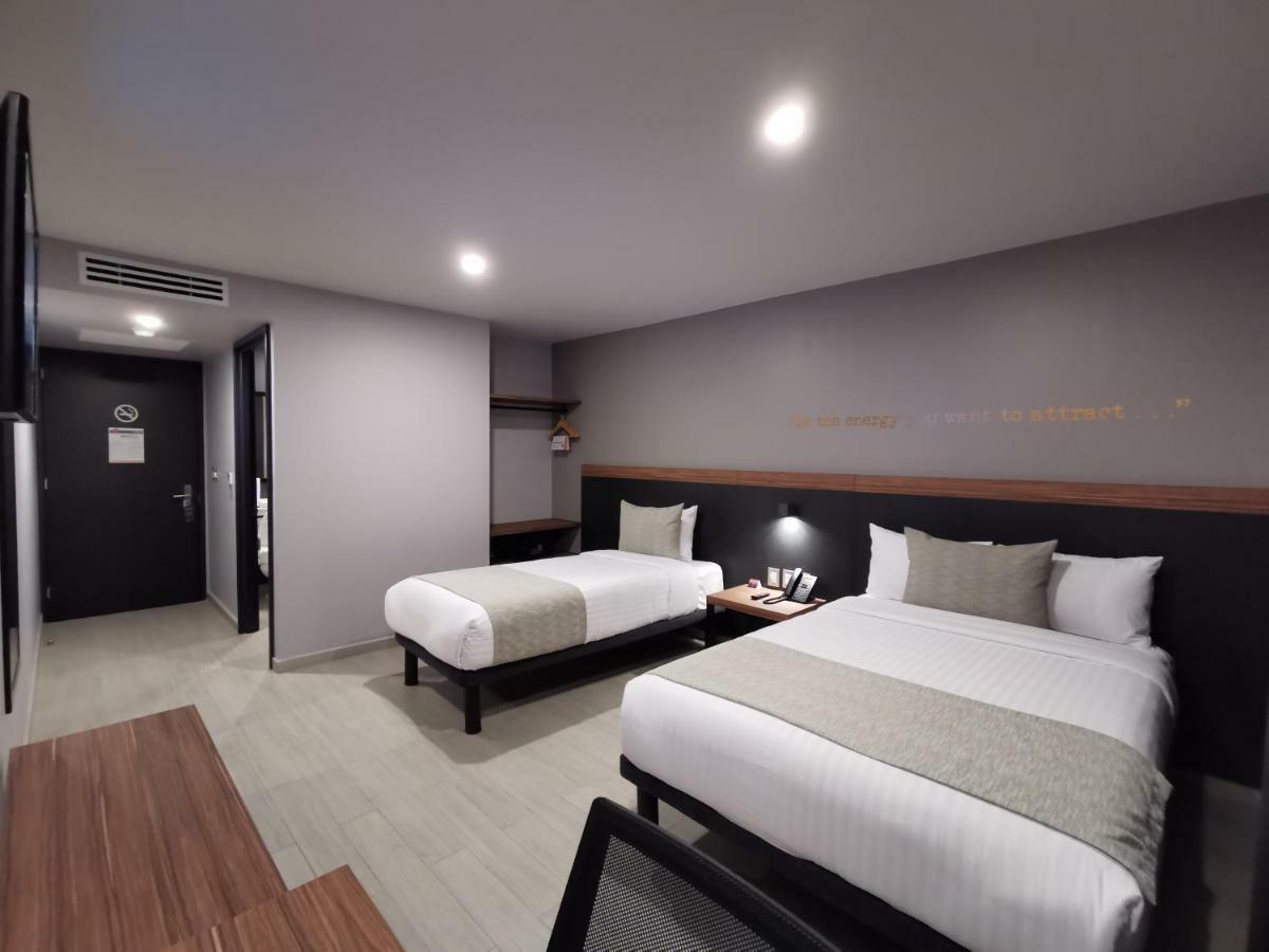 Bedford Hotel Jurica Bagian luar foto